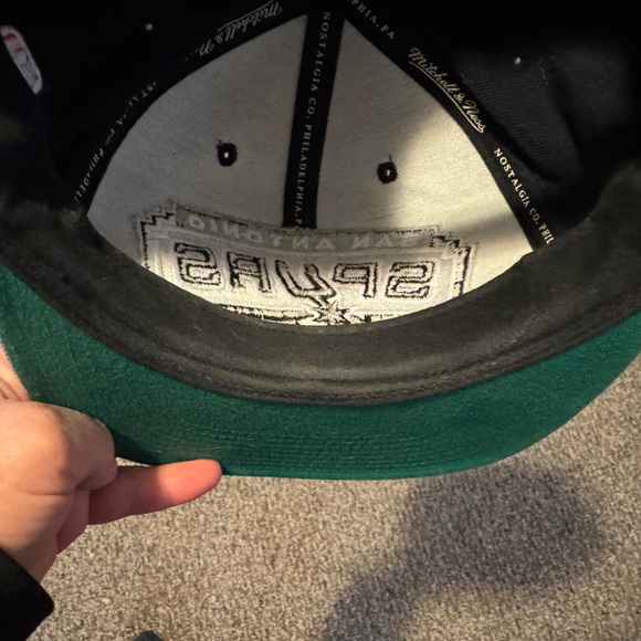 Mitchell & Ness San Antonio Spurs NBA black adjustable snapback cap. - Picture 3 of 7